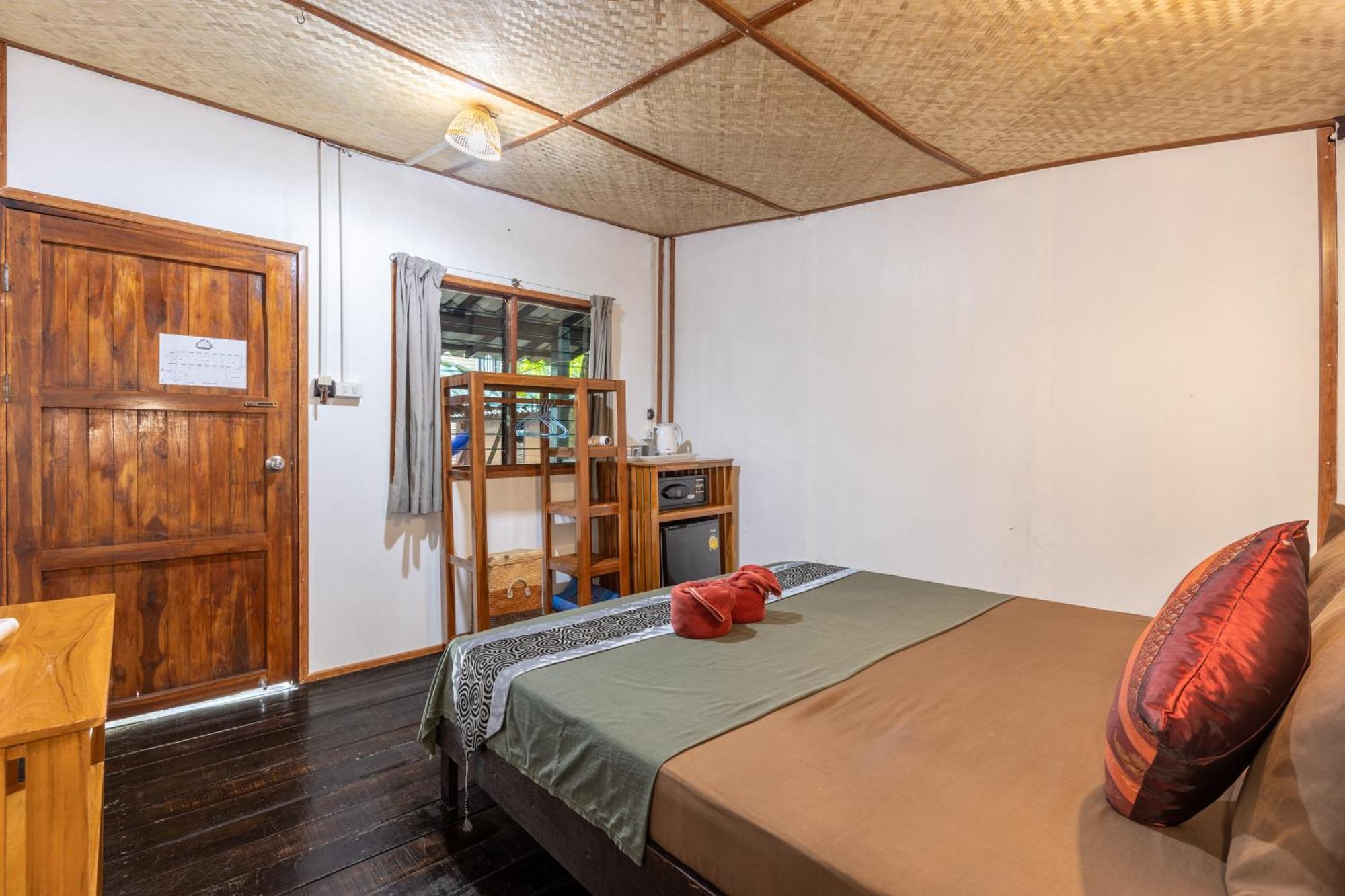 Family Song Koh Lipe Hotell Eksteriør bilde