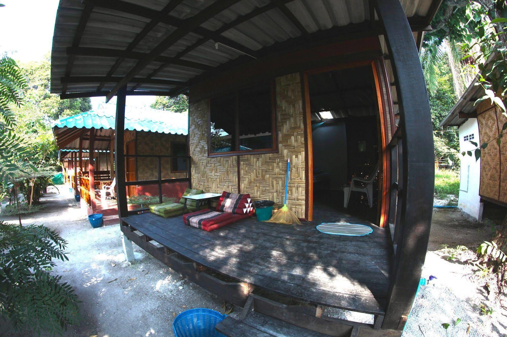 Family Song Koh Lipe Hotell Eksteriør bilde